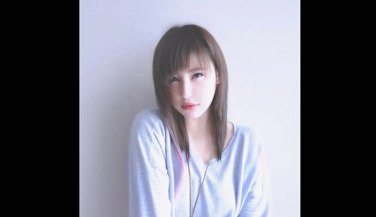 Dalam akun Instagram pribadinya, Aelke Mariska sering mengunggah foto-foto yang menampilkan kecantikannya bak boneka. (instagram.com/aelke)