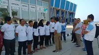 Tim Layar Indonesia menerima pengarahan dari Ketua Umum Pengurus Besar Persatuan Olahraga Layar Seluruh Indonesia (PB Porlasi), Darwanto, jelang keberangkatan ke SEA Games 2019. (Istimewa)