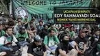 Edy Rahmayadi, Ketua Umum PSSI mengungkapkan rasa simpatinya kepada Bonek Mania yang meninggal di Subang, Jawa Barat