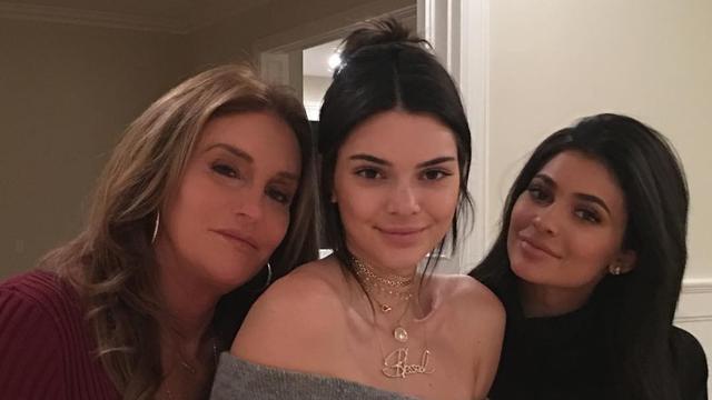 Gara Gara Kylie Jenner Kris Dan Caitlyn Bertengkar Showbiz