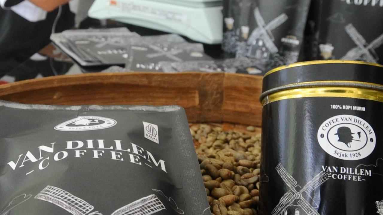 Untuk mempertahankan cita rasanya, pengolahan kopi Robusta Van Dilem masih menggunakan teknologi asli peninggalan Belanda.