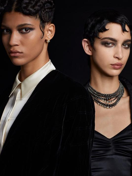 <p>Maria Grazia Chiuri menghadirkan tren makeup dengan soft smokey untuk Dior Haute Couture 2023 [Dior Beauty]</p>
