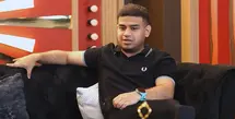 Faidil Jaidi dikenal dengan sosok yang kocak. Sejak kecil, berkecimpung di dunia hiburan. Ia menjadi aktor cilik di dalam sinetron TUYUL DAN MBAK YUL pada 2002 lalu. Dibalik keceriaan yang sering ditampilkan, ia pernah merasakan kehidupan sulit. [Youtube/Tasya Farasya]