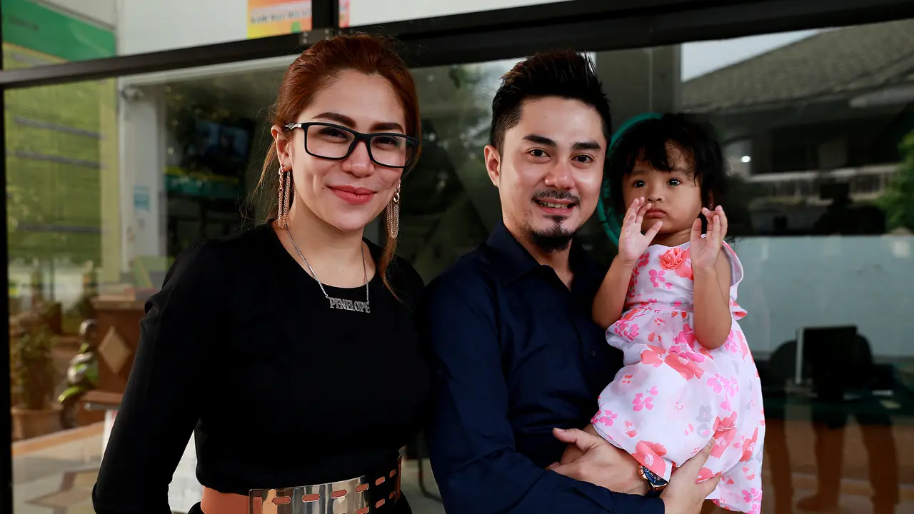 Cinta Penelope dan Donny Hermawan