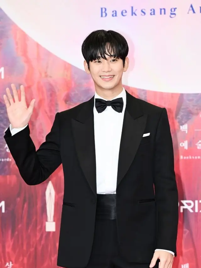 Kim Soo Hyun mendapat 5,6 juta pemilih dari total 11 juta. (Dispatch)