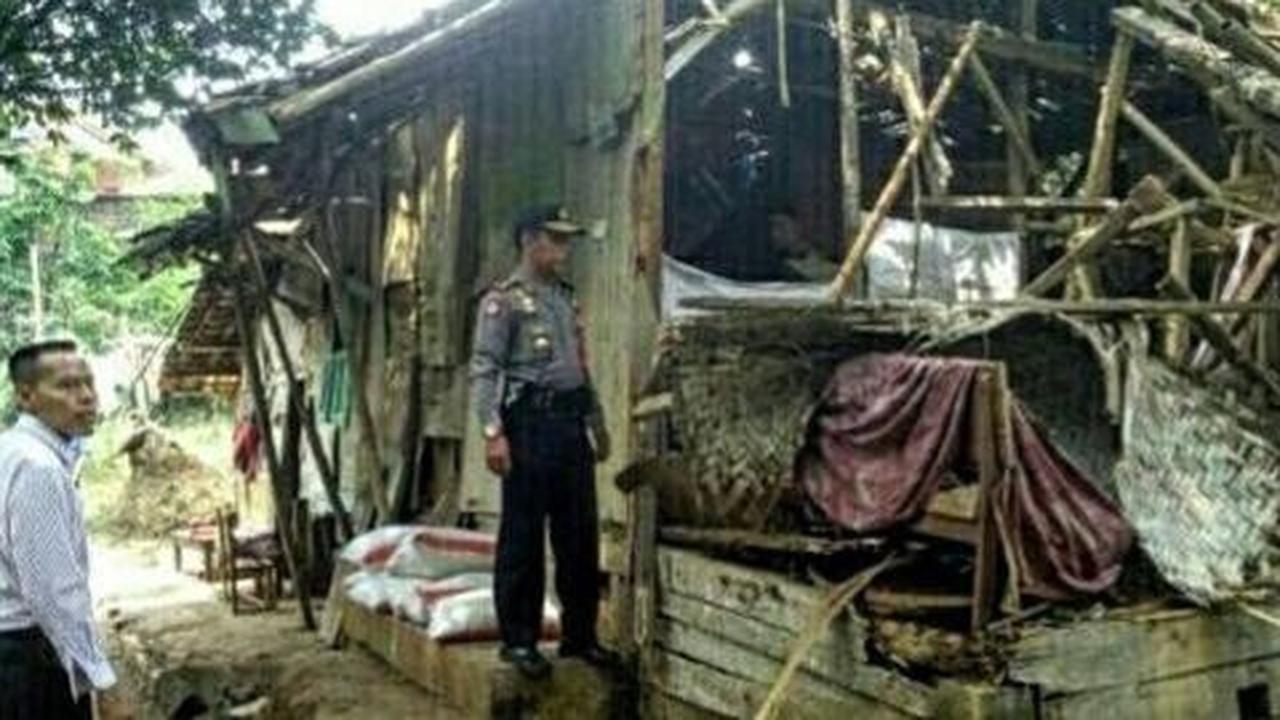 Bikin haru, Kapolres ini bantu ibu yang masak batu karena kelaparan