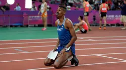 Yaqoub Alyouha dari Kuwait merayakan kemenangannya setelah memenangkan final lari gawang 110 meter putra pada Asian Games ke-19 di Hangzhou, China, Senin (2/10/2023). (AP Photo/Lee Jin-man)