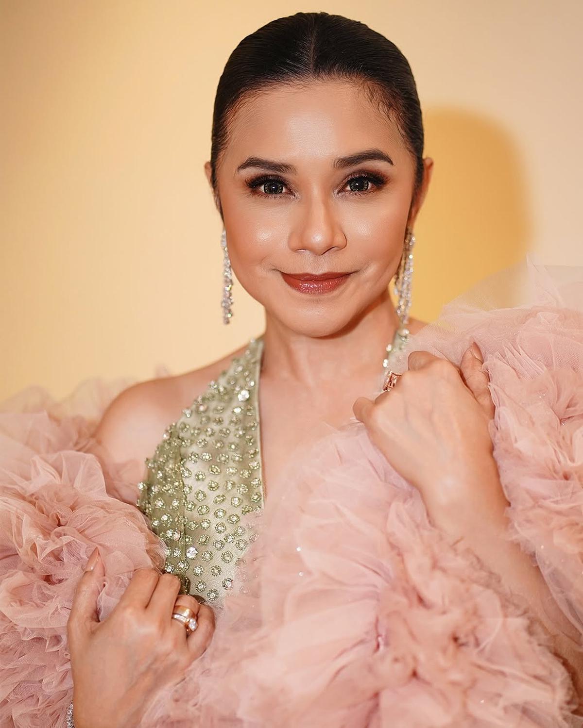 Potret Ruth Sahanaya yang Awet Muda, Banyak yang Tak Percaya Usianya Lebih dari Setengah Abad