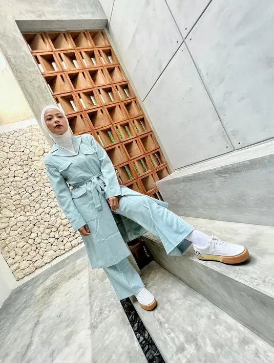 Berikut adalah salah satu potret penampilan terbaru wanita dengan nama lengkap Tantri Syalindri Ichlasari yang mencuri perhatian publik. (FOTO: instagram.com/tantrisyalindri/)