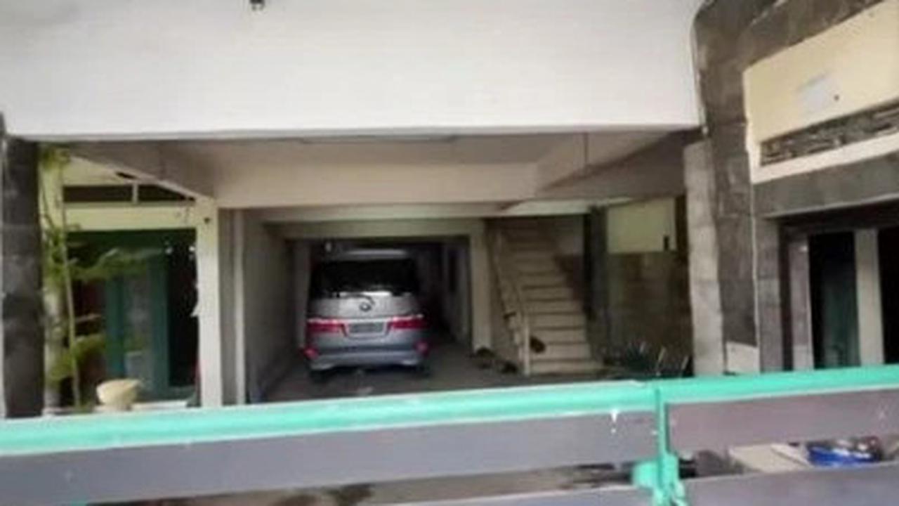 Potret Rumah Masa Kecil Nagita Slavina Sudah Lama Terbengkalai, Dulunya Mewah Super Cozy - Masih Ada Mobil di Garasi