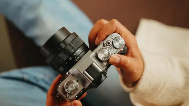 Mengapa Daya Tarik Kamera Klasik Begitu Kuat bagi Gen Z?