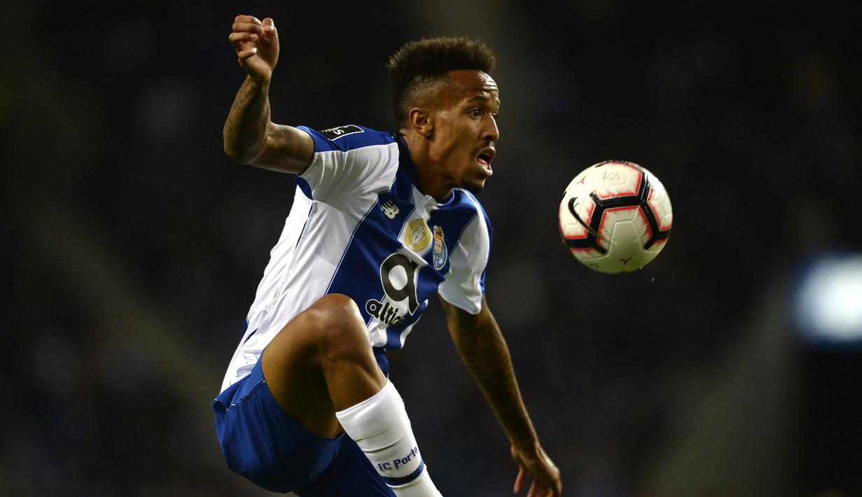 4. Eder Militao (Bek) - Pemain asal Brasil ini dilabuhkan Real Madrid dari Porto dengan harga transfer 50 juta euro.(AFP/Miguel Riopa)