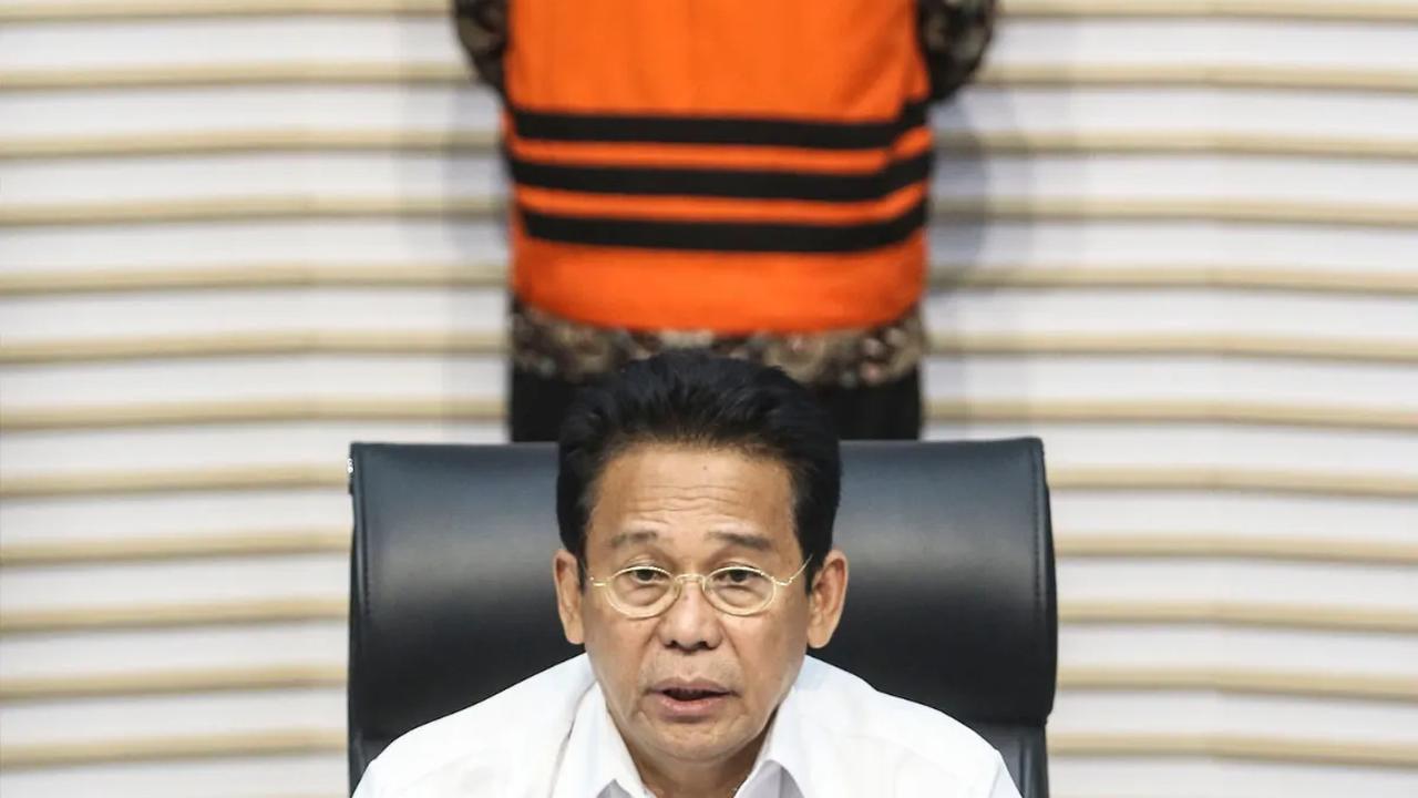Hal senada dikatakan Wakil Ketua KPK Johanis Tanak. Menurut Johanis, Firli masih tetap berkantor seperti biasa kendati berstatus tersangka kasus dugaan pemerasan terhadap Syahrul Yasin Limpo.<br>