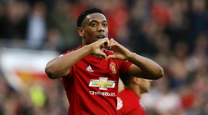 Anthony Martial - Pemain asal Prancis ini sukses mencetak tiga gol ke gawang Sheffield United pada laga Premier League musim 2019/2020. Gol- gol Martial itu pun berhasil membawa Setan Merah memenangi partai tersebut dengan skor 3-0. (Foto: AP/Martin Rickett)