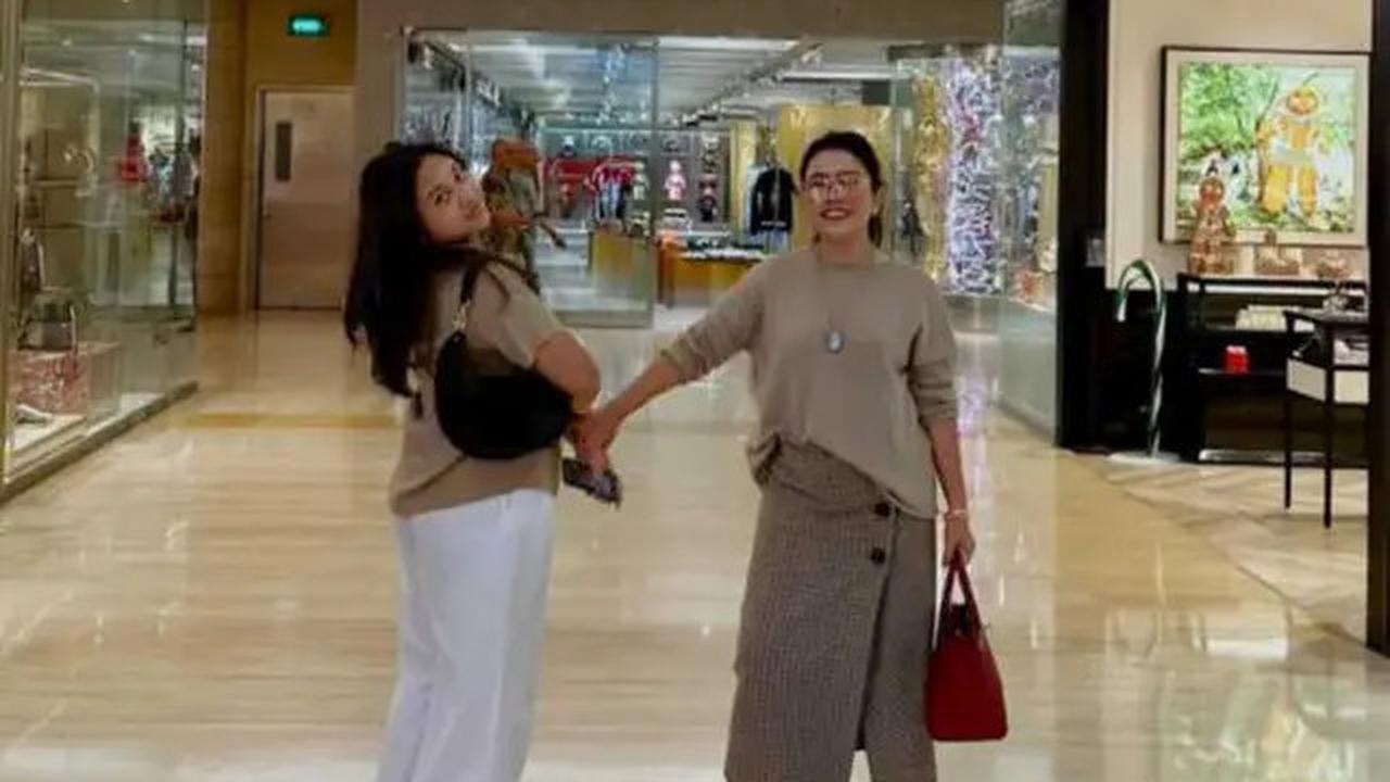 6 Gaya Outfit Mayangsari dan Khirani yang Selalu Kompak, Tampil Bak Bestie