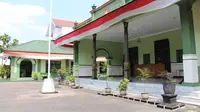 Gedung bersejarah yang kini menjadi markas TNI AD Kodim 0721/Blora itu menjadi saksi pemberontakan Partai Komunis Indonesia di Blora. (Liputan6.com/ Ahmad Adirin)