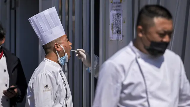 Kasus COVID-19 di Shanghai Meningkat Saat Jutaan Orang Dilockdown