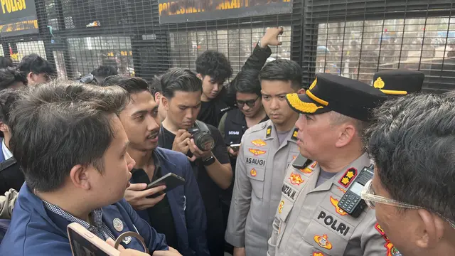 Kedua Sisi Jalan Medan Merdeka Selatan Ditutup Imbas Demo Mahasiswa Trisakti