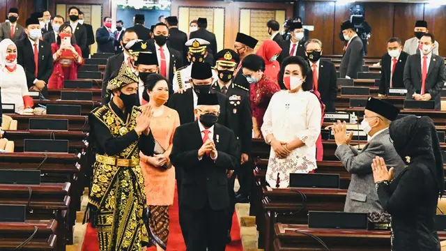 Presiden Jokowi mengenakan baju adat Sabu dari Nusa Tenggara Timur (NTT) saat menghadiri sidang tahunan MPR, Jumat (14/8/2020). (dok Biro Pers Sekretariat Presiden)
