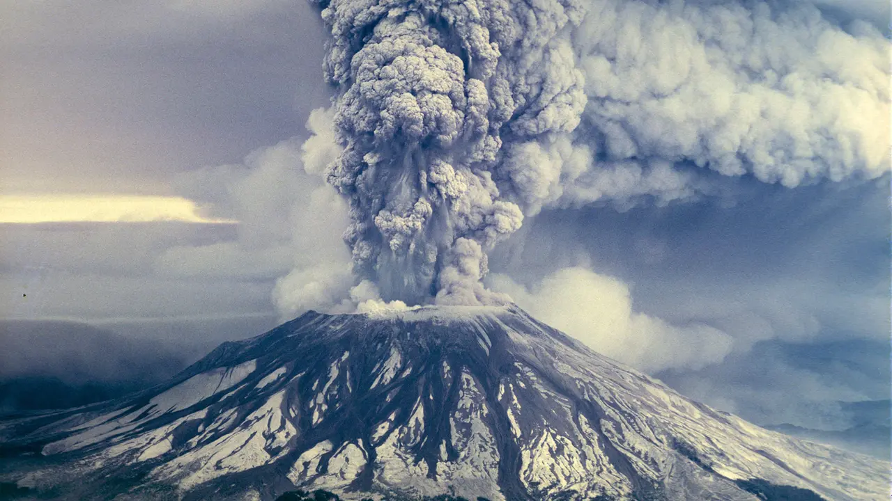 18-5-1980: 'Gunung Berasap' Meletus, 10 Juta Pohon Hangus