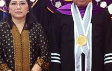 Olly Dondokambey Terima Gelar Doktor Honoris Causa Pertama dari Unsrat