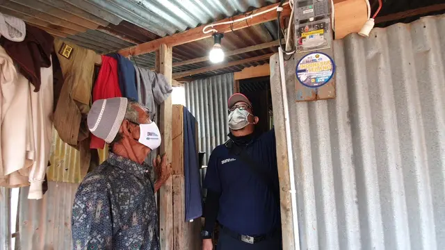 Holding BUMN Jasa Survei atau IDSurvey berkolaborasi menyalurkan bantuan di NTT
