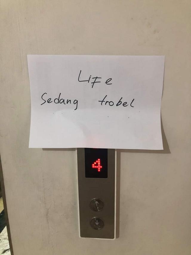 6 Pengumuman Nyeleneh di Tempat Umum Ini Bikin Gagal Paham