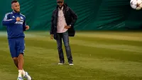 Keren! Pensiun dari Sepakbola, Muamba Jadi Reporter