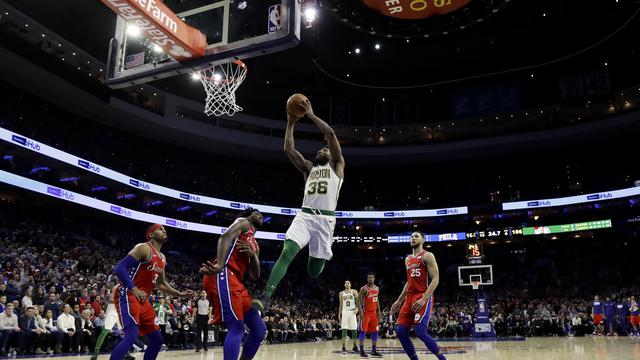 Aksi Marcus Smart saat Celtics mengalahkan Sixers