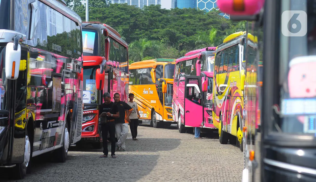 Puluhan ribu pemudik itu akan di berangkatkan daerah-daerah yang ada di 4 provinsi di Jawa, yakni Jawa Tengah, Jawa Barat, Yogyakarta, dan Jawa Timur. (merdeka.com/Imam Buhori)