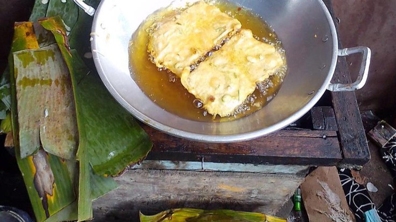 Menggoreng Tempe Mendoan