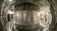 Penampakan reaktor di China yang disebut 'matahari buatan' atau Experimental Advanced Superconducting Tokamak (EAST). (sumber: Institute of Plasma Physics Chinese Academy of Sciences)