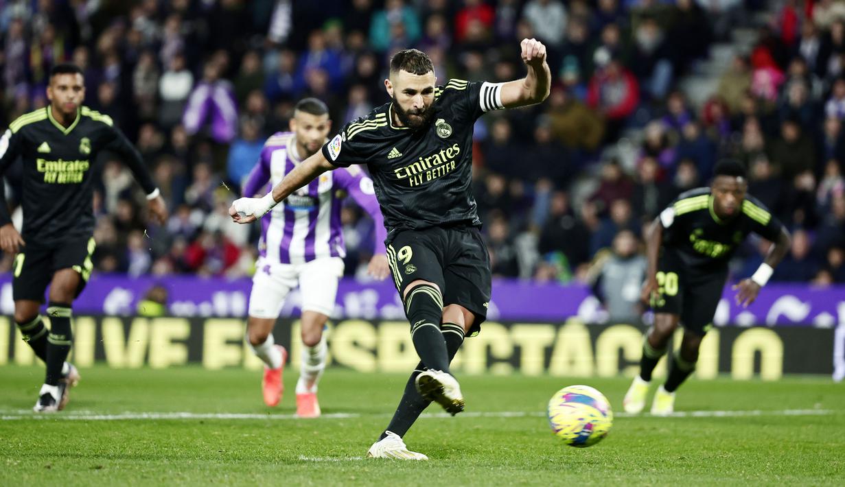 Striker yang baru saja pulih dari cedera itu tampil garang dengan memborong dua gol untuk mengamankan poin penuh bagi Los Blancos. (AP Photo/Pablo Garcia)