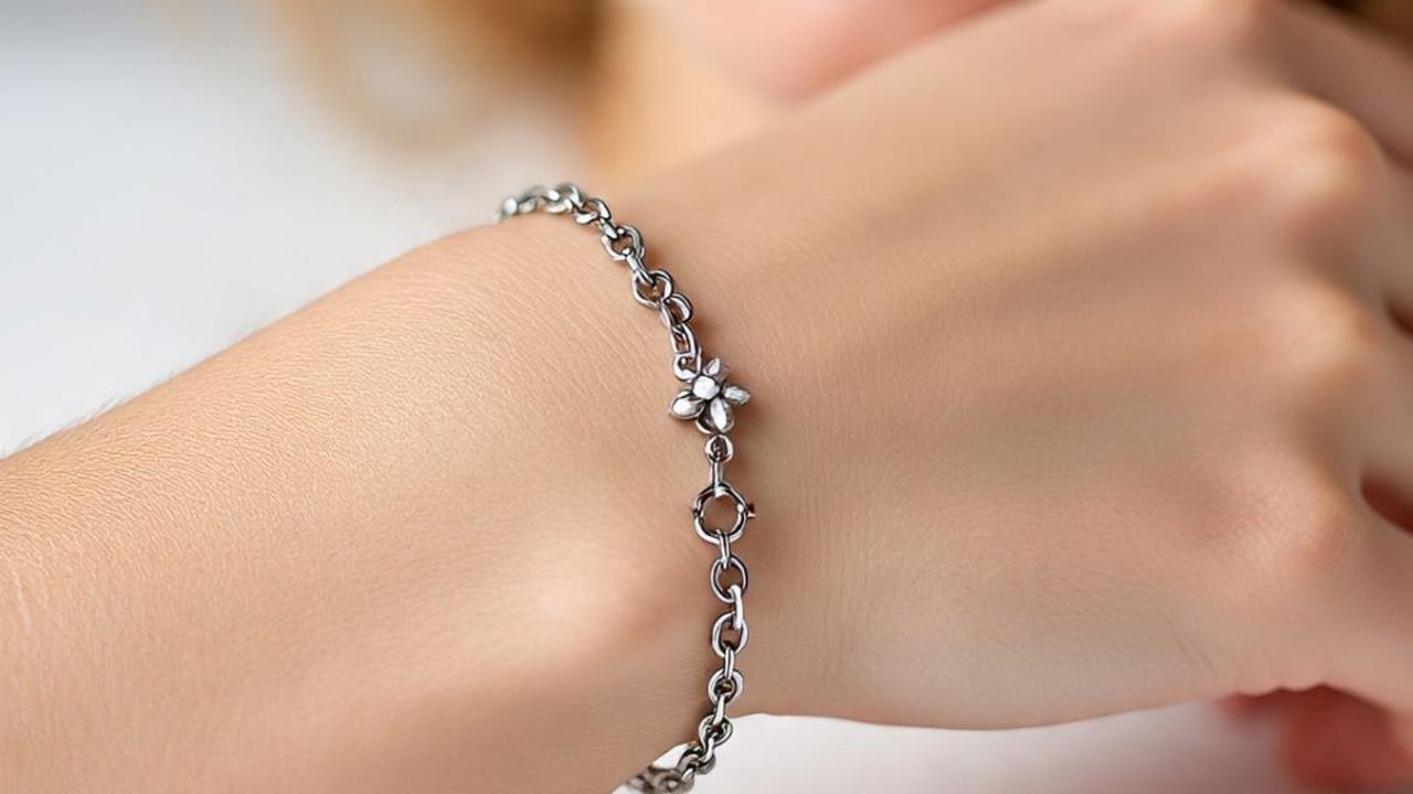 Ilustrasi Gelang Rantai Titanium