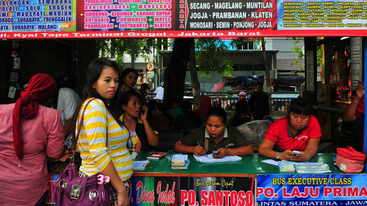 Terminal Grogol Mulai Dipadati Pemudik