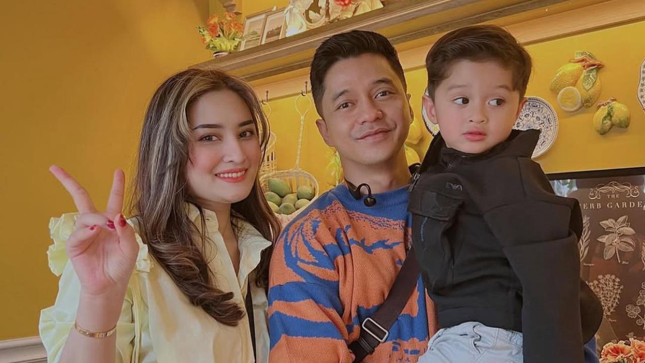 Langgeng dan Jauh dari Gosip, Begini Kehidupan Rumah Tangga Adly Fairuz dan Angbeen