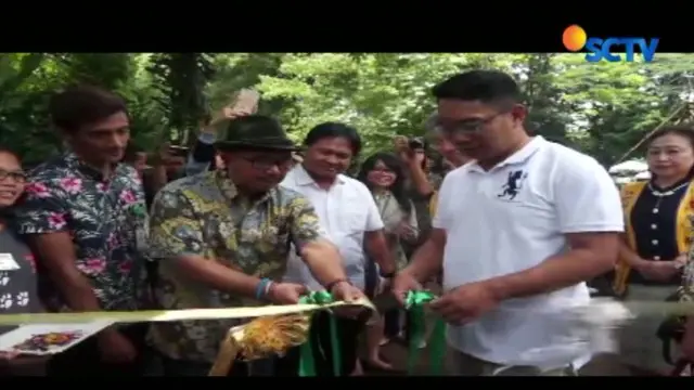 Demi mengembalikan citra, pengelola Kebun Binatang Bandung menata dan meresmikan kandang gajah bersama Walikota Bandung, Ridwan Kamil.