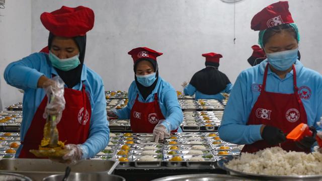 Melihat Kesibukan Dapur Penyedia dan Penyuplai Makan Bergizi Gratis
