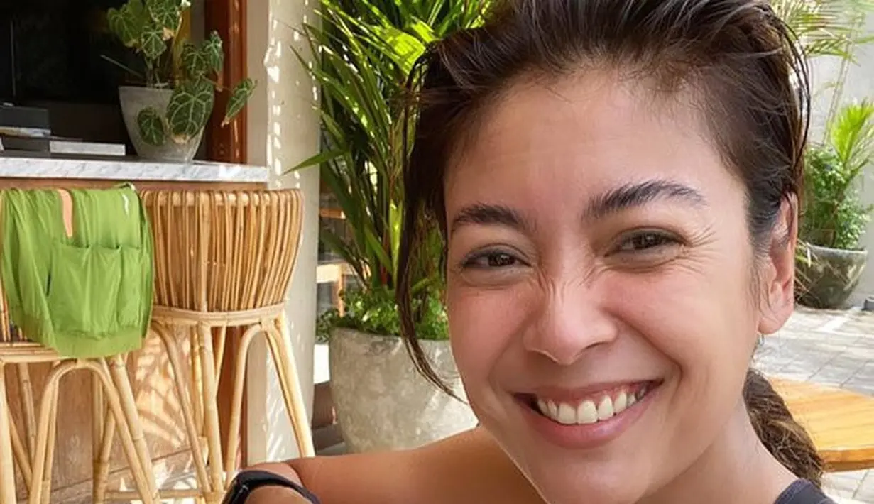 Rajin berolahraga dan makan dengan gizi seimbang menjadi upaya Sigi Wimala tampil senantiasa sehat. [Foto: Instagram @sigiwimala]