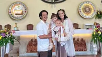 Pembaptisan Djala anak Nadine Chandrawinata (Sumber: Instagram/nadinelist)