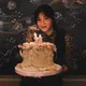 Naysila Mirdad membagikan beberapa foto perayaan ulang tahun ke-38. Ia pun mendapat banyak kejutan dari para sahabat dengan makan bersama dan tiup lilin kue ulang tahun. [@naymirdad]