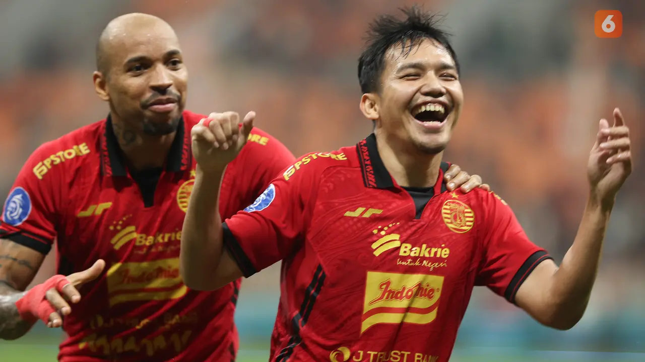 Dua pemain Persija Jakarta, Gustavo Almeida dan Witan Sulaeman.