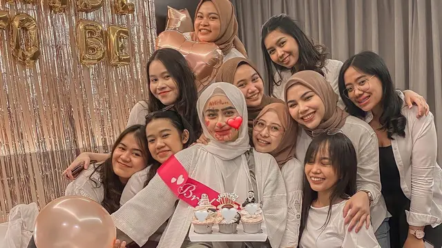 Jelang Menikah, Ini 6 Momen Bridal Shower Shania Indriani Sahabat Lesty Kejora