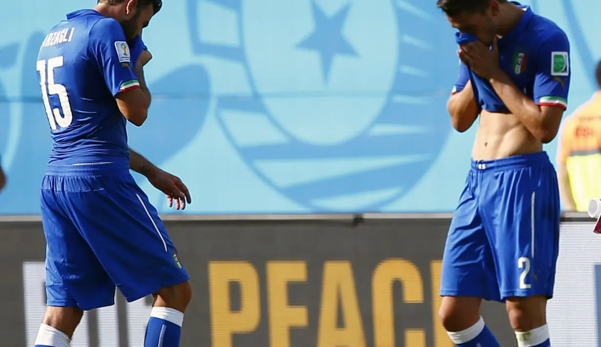 Timnas Italia gagal lolos ke fase 16 besar Piala Dunia 2014 setelah kalah 0-1 dari Uruguay di Stadion das Dunas, Natal, Brasil, (24/6/2014). (REUTERS/Tony Gentile)