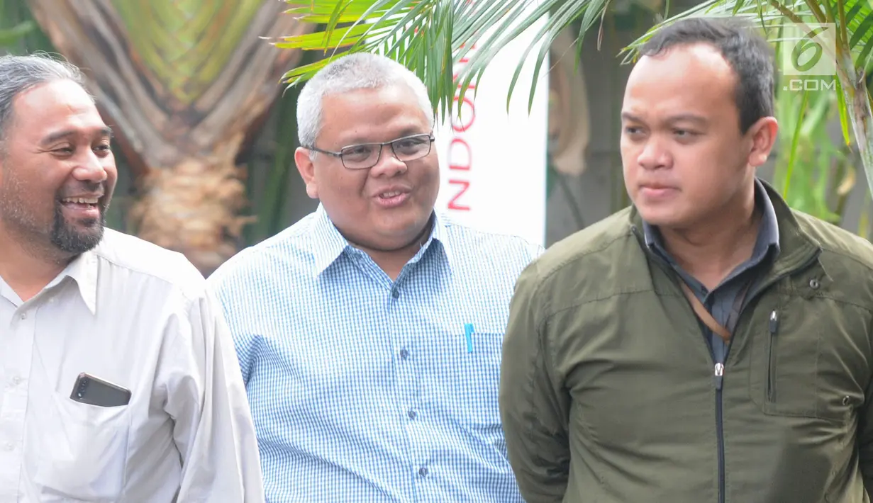 Direktur Dana Perimbangan Kemenkeu Putut Hari Satyaka (tengah) tiba untuk pemeriksaan di Gedung KPK, Jakarta, Kamis (15/8/2019). Putut diperiksa sebagai saksi untuk tersangka Sukiman dalam kasus suap pengurusan dana perimbangan di Kabupaten Pegunungan Arfak, Papua Barat.‎ (merdeka.com/Dwi Narwoko)