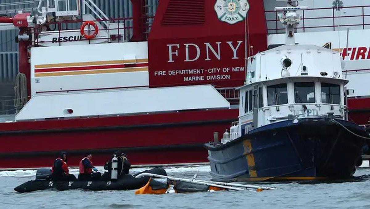 Pencarian Korban Kecelakaan Helikopter di Sungai Hudson Terus Diupayakan