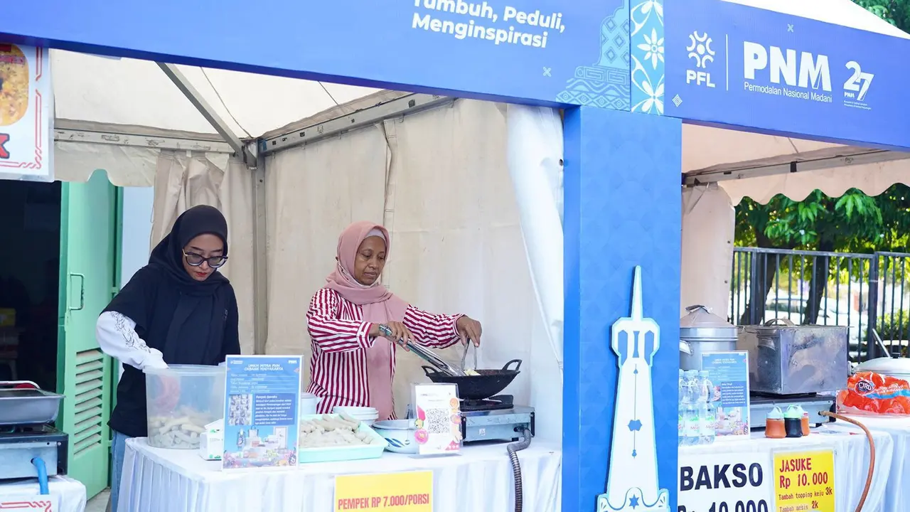 Ajang pertandingan olahraga jadi ruang pengusaha ultra mikro untuk ikut memasarkan produknya kepada 5.400 penonton di GOR Universitas Negeri Yogyakarta (UNY).
