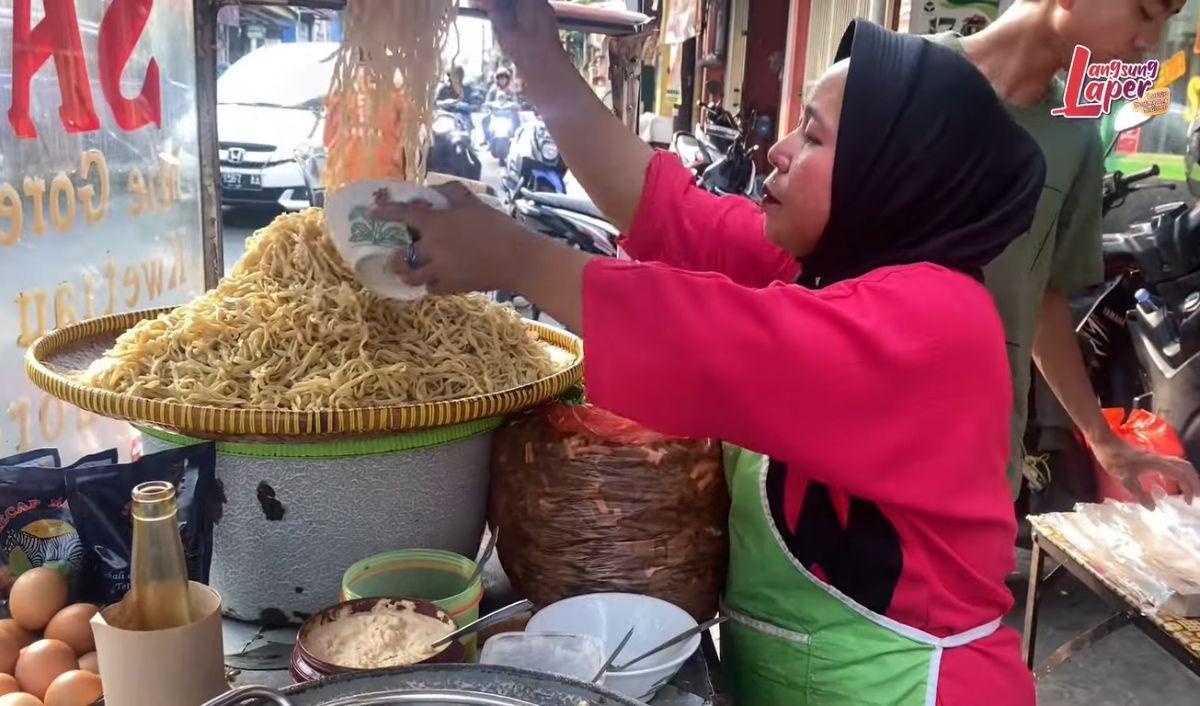 Lapaknya Selalu Ramai