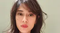 Gaya Rambut Baru, Dian Sastrowardoyo Bernostalgia ke Masa 90-an