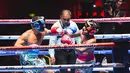 Onadio Leonardo bertanding tinju melawan Bobby Saputra dalam laga Superstar Knockout Vol . 2 di Jakarta International Velodrome, Rawamangun, Jakarta Timur, Sabtu (7/12/2024).